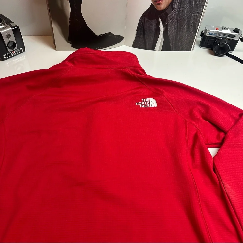 The North Face Mens Red Grid Fleece 1/4 Zip Pullover Outdoor Gorpcore